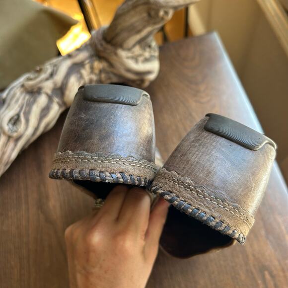 Clarks Artisan size 8 Distressed Leather Wedge Mule Clog Brown - Picture 7 of 11